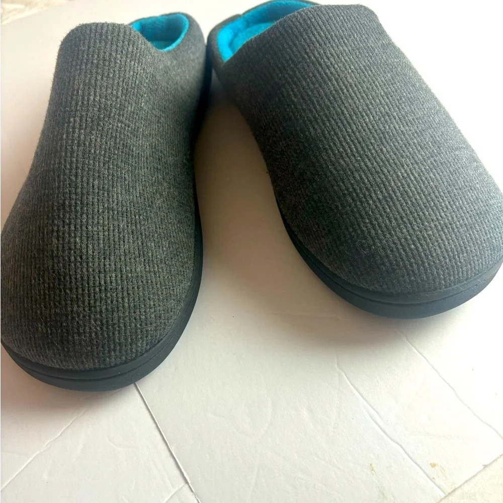 Rockdove waffle knit and terry cloth men home slippers. Gray size 11-12